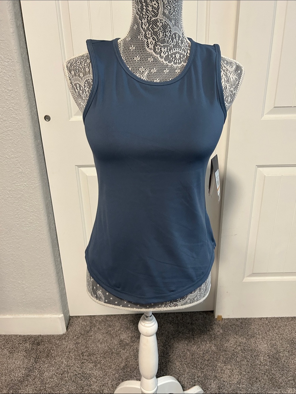 Reebok Tank Top with built in Bra M